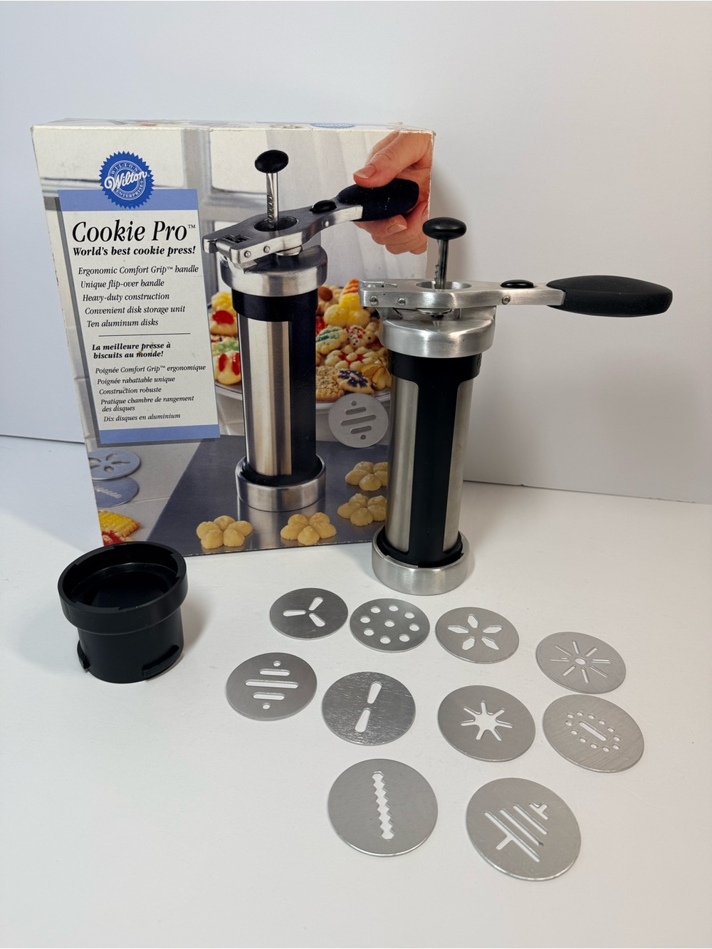 Wilton Cookie Pro Cookie Press includes all 10 discs and original box